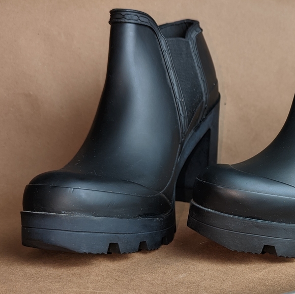 NWOB Hunter Chunky Heel Rain Booties🏷️ - Picture 2 of 8